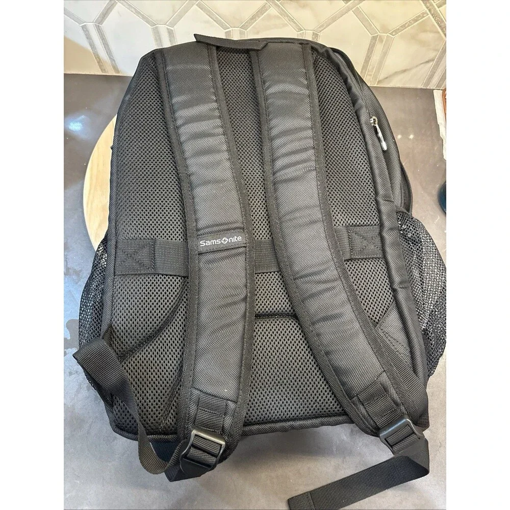 Samsonite Stedman Business Travel Court Backpack Black 15.6” Laptop Tablet EUC
